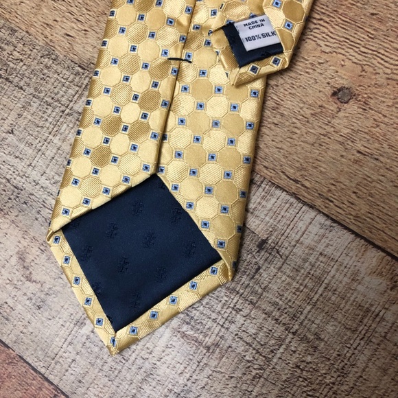 IZOD tie - yellow - Picture 4 of 5